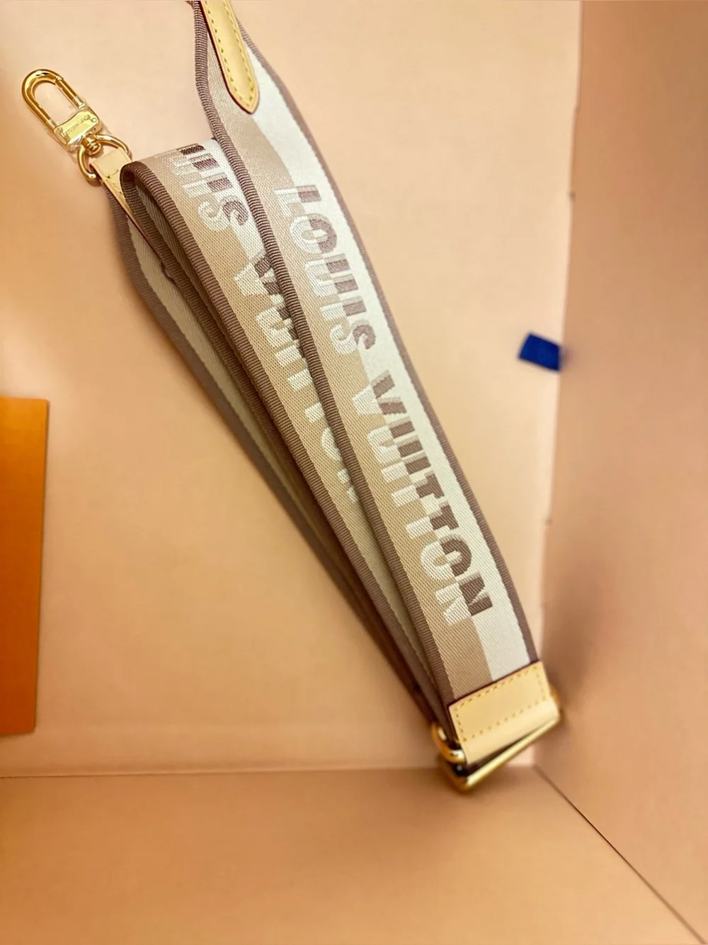 Adjustable Louis Vuitton Beige Jacquard Bandoulière Strap